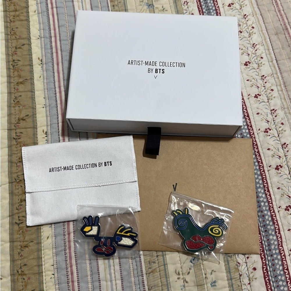 ARTIST MADE COLLECTION - V TAEHYUNG FACES BROOCH SET